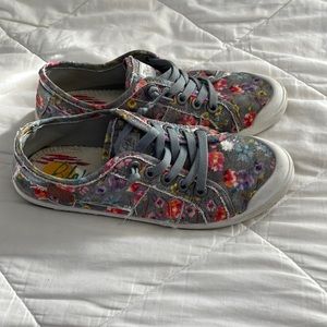 Blowfish Malibu Floral Slip-Ons Size 7.5
